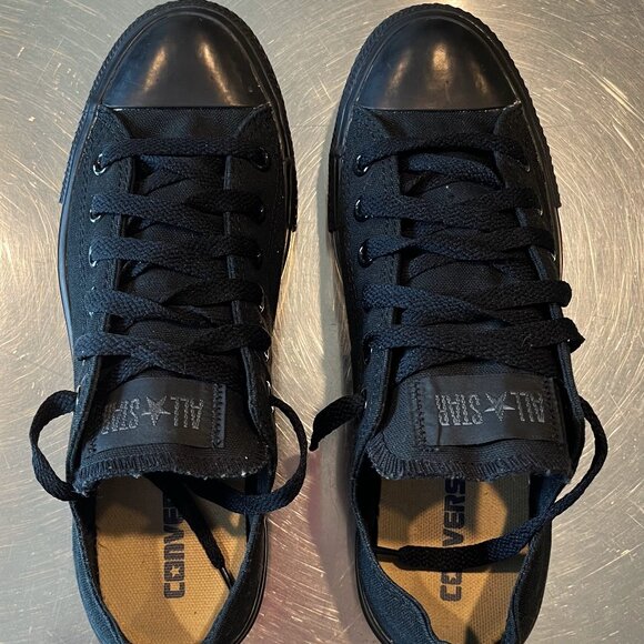 Converse – Black Chuck Taylors - Picture 2 of 9